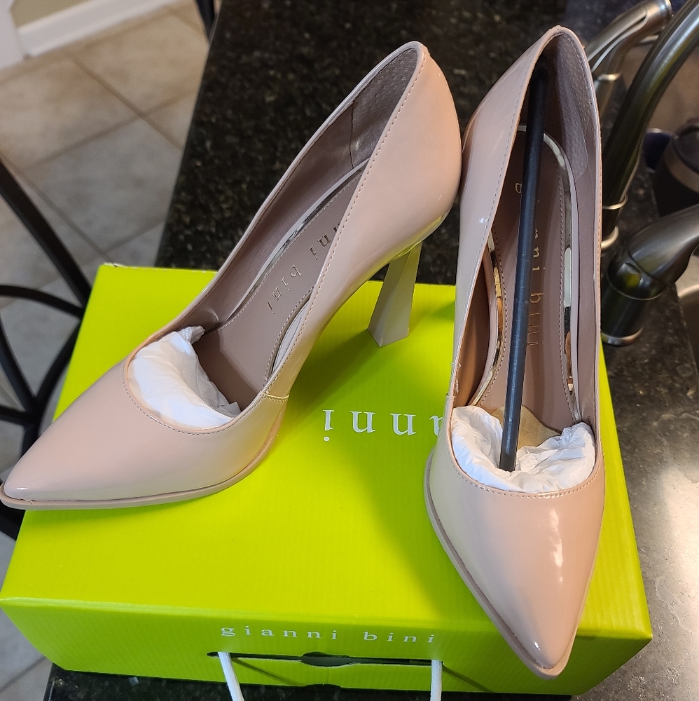 gianni bini size 8 nude pumps